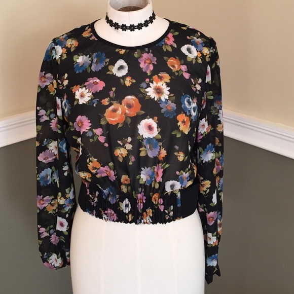Mustard Seed floral cut out crop top💁🏻