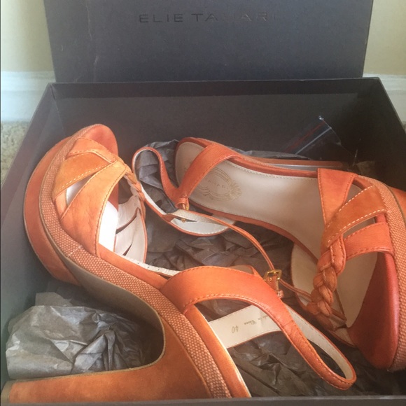 ELIE TAHARI Nellie Platform Sandal sz 40 NIB - Picture 1 of 4