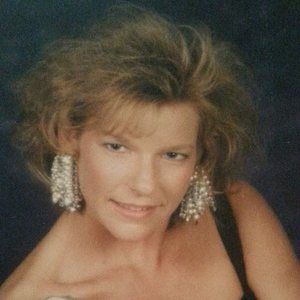 Meet your Posher, Laurie