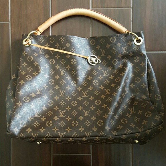 Large Louis Vuitton bag