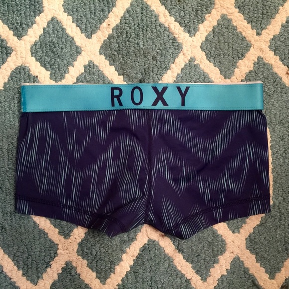 SALE Roxy compression shorts - Picture 2 of 2