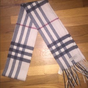 AUTHENTIC Burberry cashmere scarf