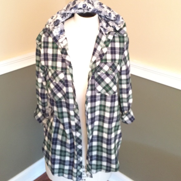 The cutest plaid with floral hood and back😍❗️