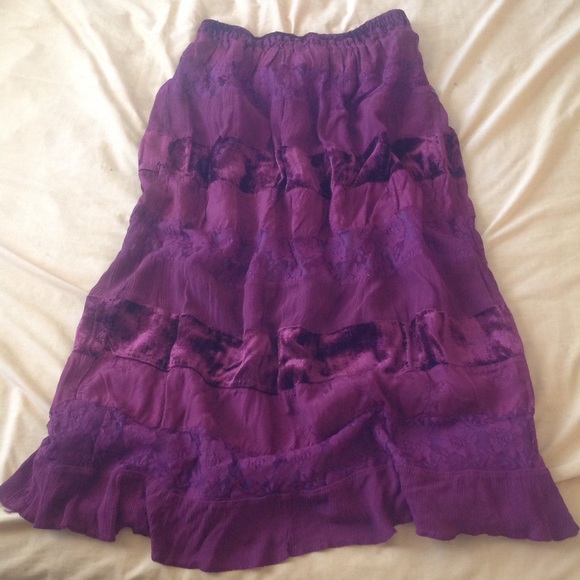 FLOWY MAROON MAXI SKIRT