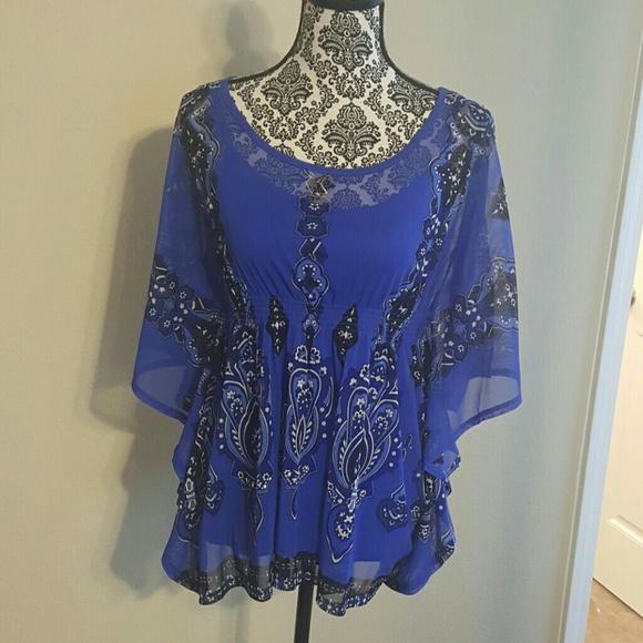 Beautiful blue print top