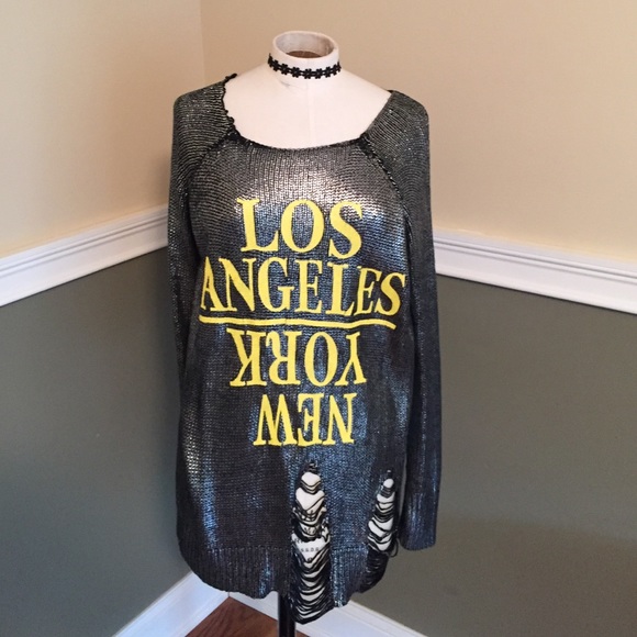 Los Angeles New York sweater with rips 😍