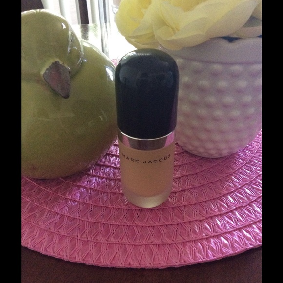 Marc Jacobs re(marc)able foundation