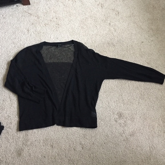 Excellent condition! 3/4 sleeve cardigan sweater.