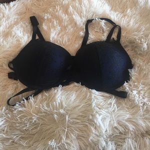 Black VS push-up bra