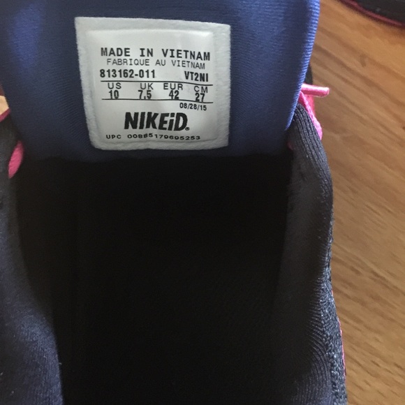 Custom made NIKE IDS. Never worn. Very trendy. - Picture 2 of 3