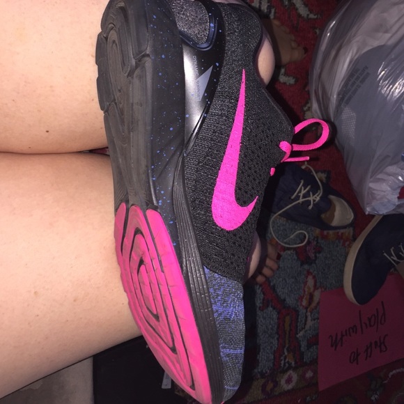 Custom made NIKE IDS. Never worn. Very trendy. - Picture 3 of 3