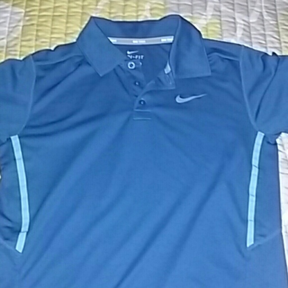 Short sleeve Nike tennis Polo.