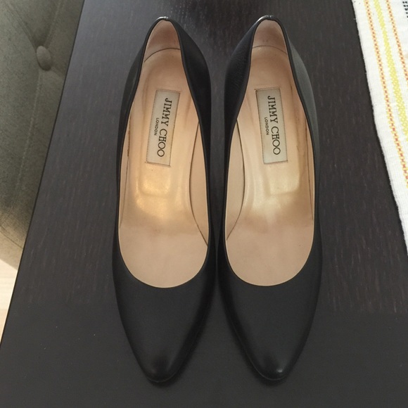 Authentic Jimmy Choo round toe pumps Size 37 - Picture 1 of 4