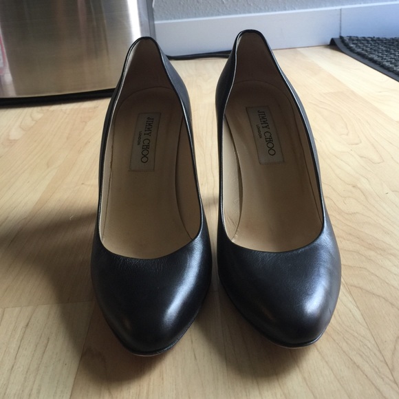Authentic Jimmy Choo round toe pumps Size 37 - Picture 2 of 4