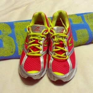 Newton (Lady Isaacs) 8.5