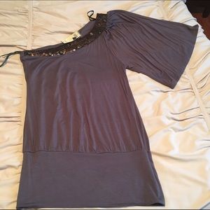 Arden B Size Medium One Shoulder Top