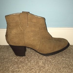 Light brown booties
