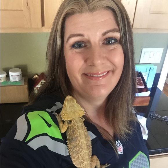 Meet your Posher, Mandi - Picture 4 of 8