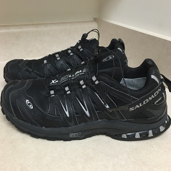 salomon mens black shoes