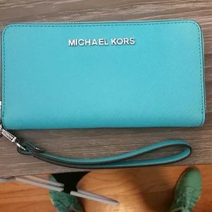 MICHAEL Michael Kors wristlet