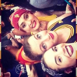 Meet your Posher, Lora