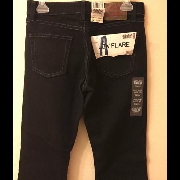Levis low flare 519 3S NWT