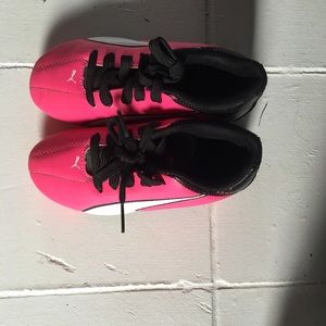 Girls Puma soccer shoes