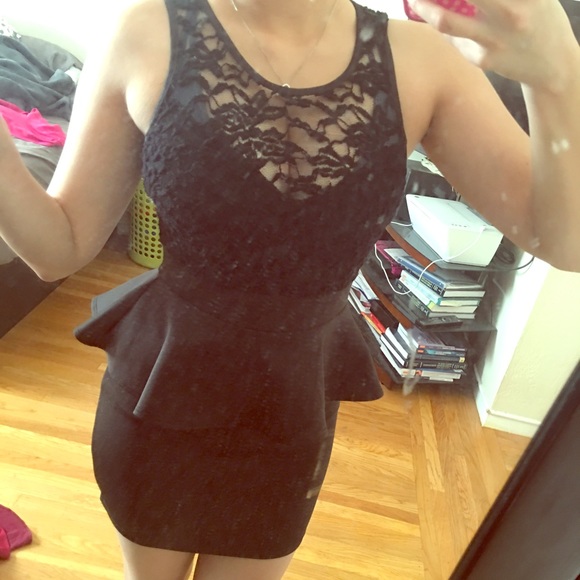 Black lace body con tulip top peplum dress