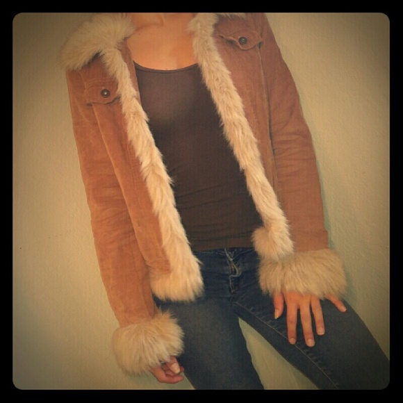 Fur lined coat - Picture 2 of 4