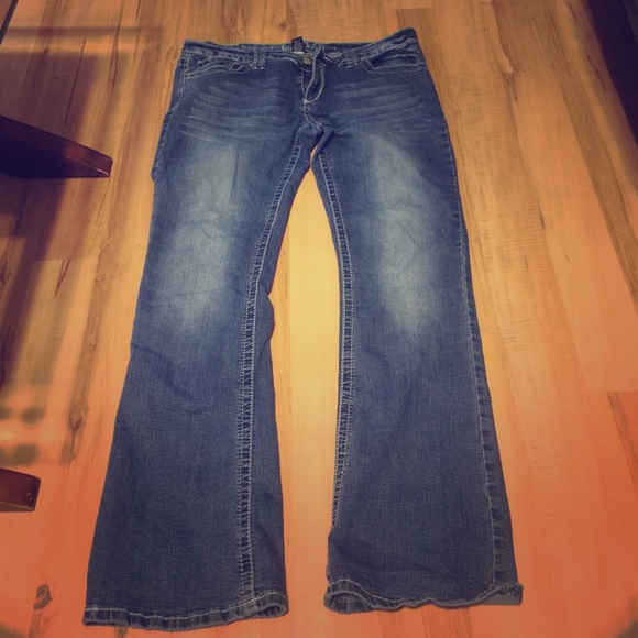 Ariya Jeans