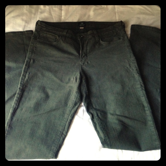 Calling all green lovers! Forest Green Skinnies