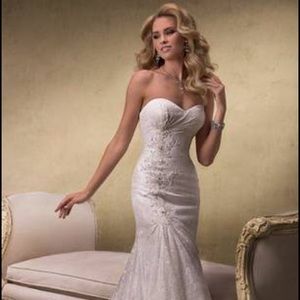 Maggie Sottero Everett Wedding Gown - Size 8