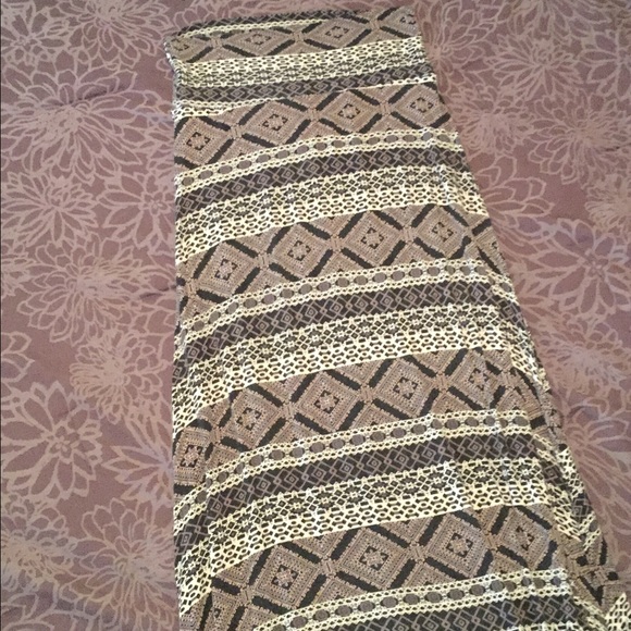 Maxi skirt size L