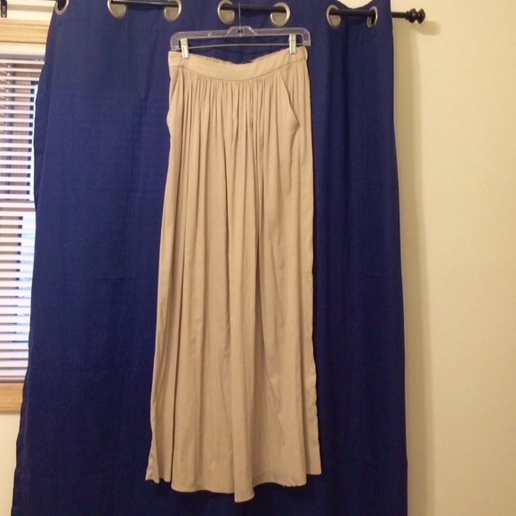 Light and flowy maxi skirt from Zara