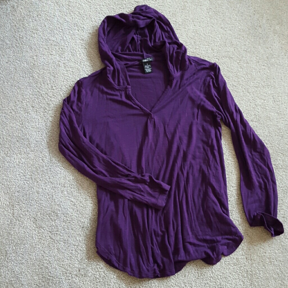 Thin long sleeve shirt