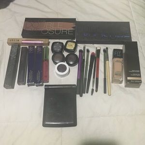 High end makeup bundle
