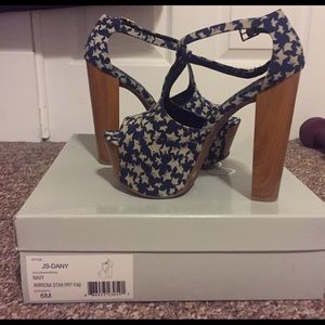 Jessica Simpson platform shoe