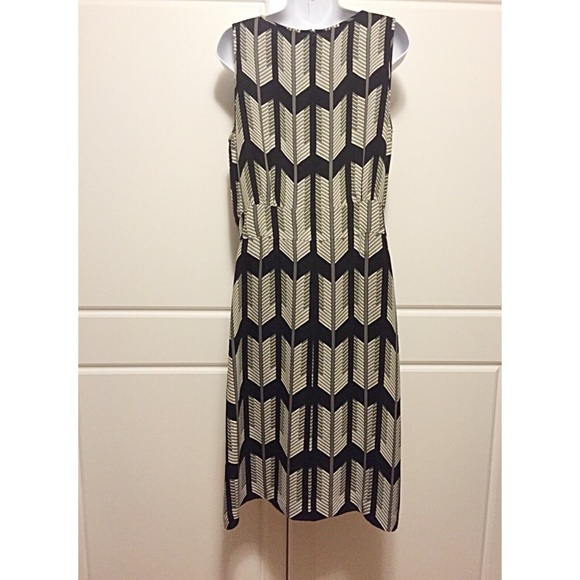 🚫SOLD🚫Tory Burch Silk Geometric Print Dress - Picture 3 of 4