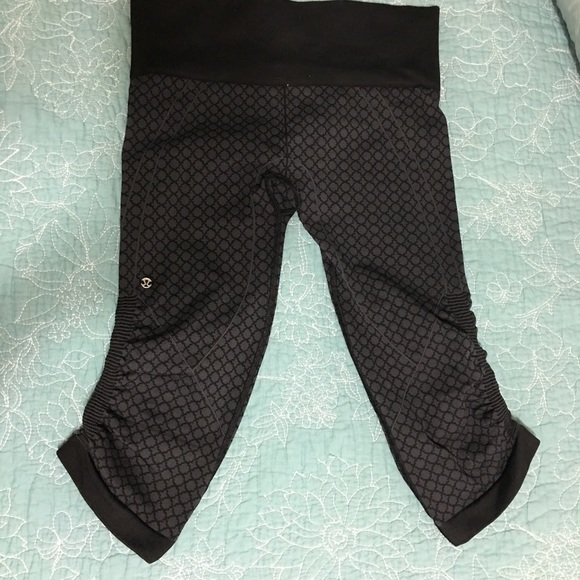 Lululemon In the Flow Crop size 4