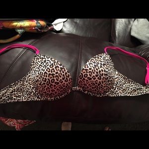 Victoria's Secret Pink push up bra