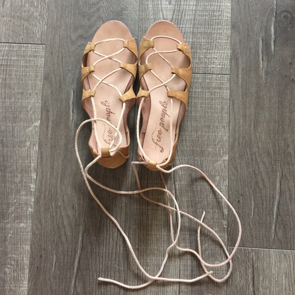 Like new Free People ballerina tie flats