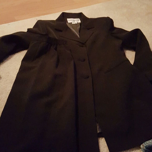 Nina Massini Womens 2 Peice skirt suit