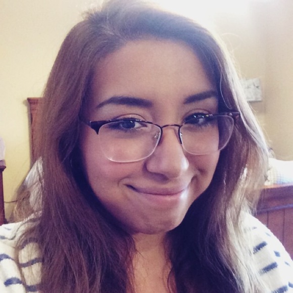 Meet your Posher, Monica