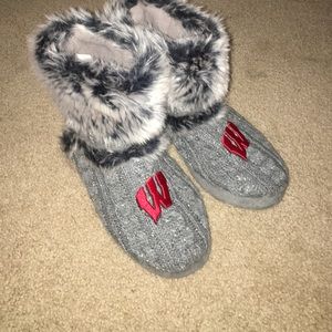Wisconsin Badgers Furry Booties Grey