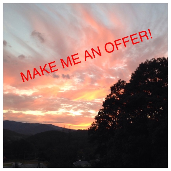 🌸 MAKE ME AN OFFER 🌸 - Picture 1 of 1
