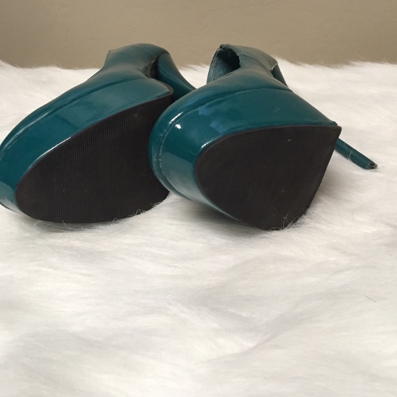 Teal colored heels in excellent condition! - Picture 4 of 4