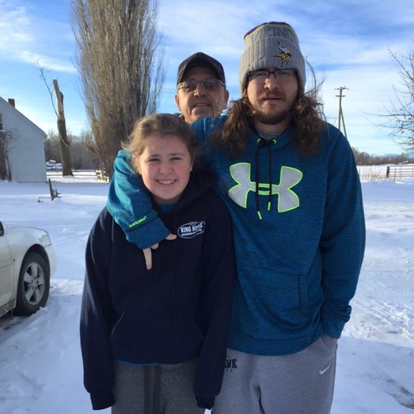 Meet your Posher, Tiora - Picture 1 of 1