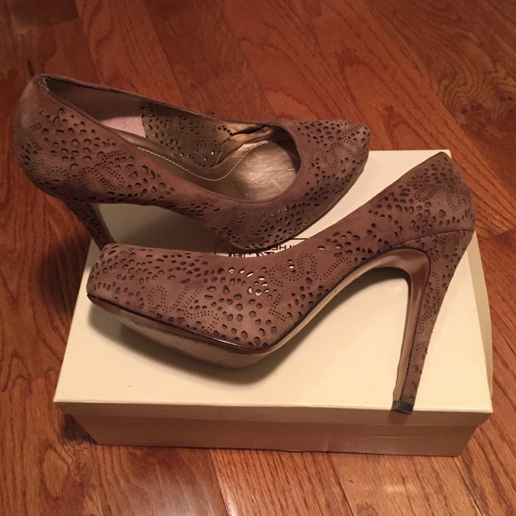 BCBGeneration “Polka” platform heels, sz 8.5