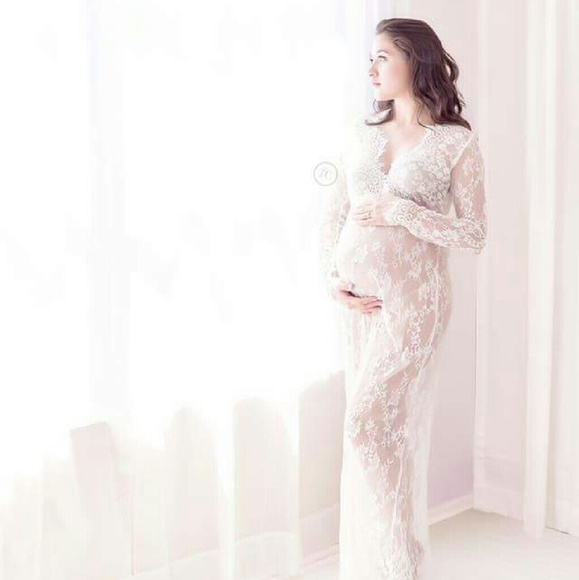 Lace maternity gown
