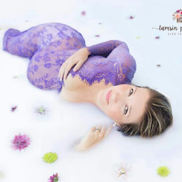 Lace maternity gown